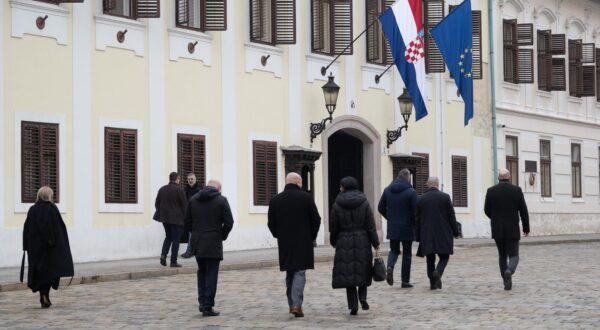 21.01.2025., Zagreb - Dolazak clanova parlamentarne vecine na sastanak u Vladu.
 Photo: Davor Puklavec/PIXSELL