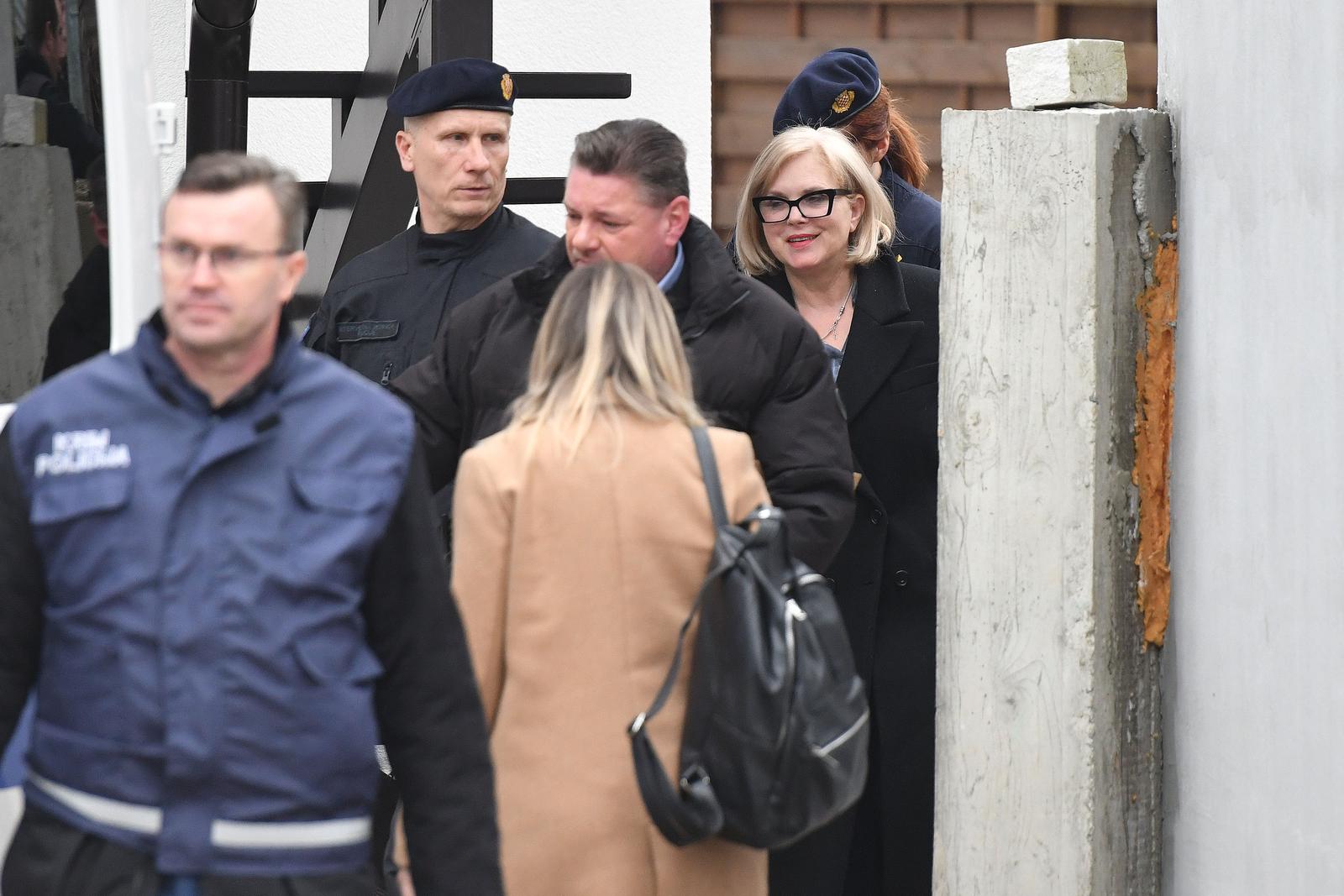 11.02.2025., Varazdin - Nakon pretresa kuce policija odvodi Barbaru Antolic Vuporu Photo: Vjeran Zganec Rogulja/PIXSELL