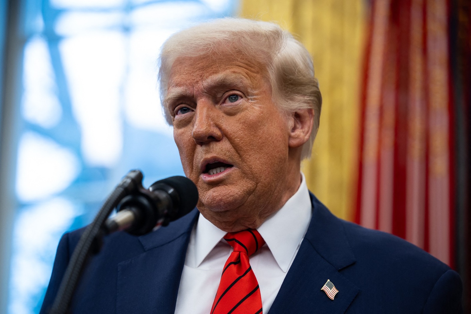 President Donald Trump delivers remarks after Pam Bondi was sworn in as attorney general in the Oval Office at the White House in Washington, D.C. on Feb. 5, 2025.,Image: 960494498, License: Rights-managed, Restrictions: , Model Release: no, Credit line: Pool/ABACA / Abaca Press / Profimedia