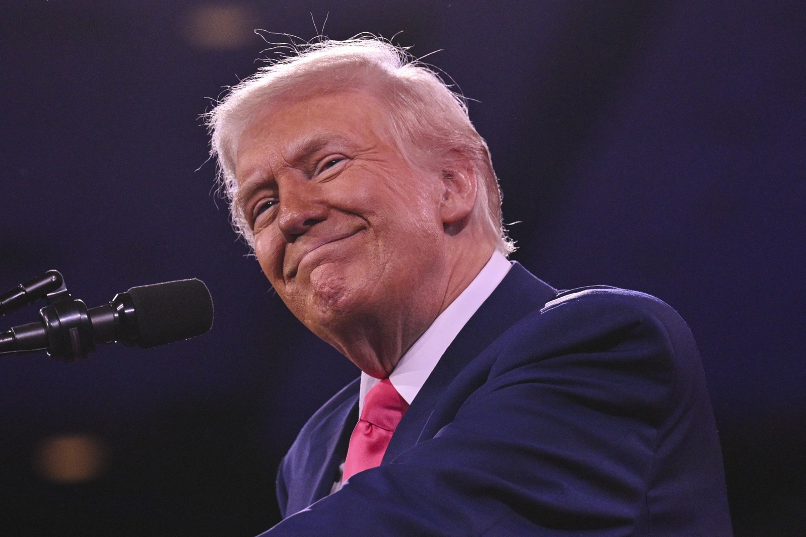 US President Donald Trump smiles as he addresses the annual Conservative Political Action Conference (CPAC) at the Gaylord National Resort & Convention Center at National Harbor ini Oxon Hill, Maryland, on February 22, 2025.,Image: 967677449, License: Rights-managed, Restrictions: , Model Release: no, Credit line: ROBERTO SCHMIDT / AFP / Profimedia