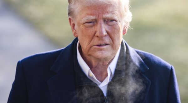 epa11849807 US President Donald Trump speaks to reporters as he departs the White House for North Carolina, where he is expected to tour hurricane damage, followed by a visit to tour fire damage in Los Angeles, in Washington, DC, USA, 24 January 2025. Trump spoke about the upcoming Congressional vote on his nominee for Department of Defense Hegseth.  EPA/JIM LO SCALZO