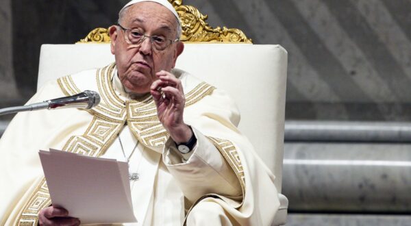 epa11868833 Pope Francis presides over the Vespers on the Feast of the Presentation of the Lord, in Saint Peter's Basilica, in Vatican City, 01 February 2025.  EPA/ANGELO CARCONI