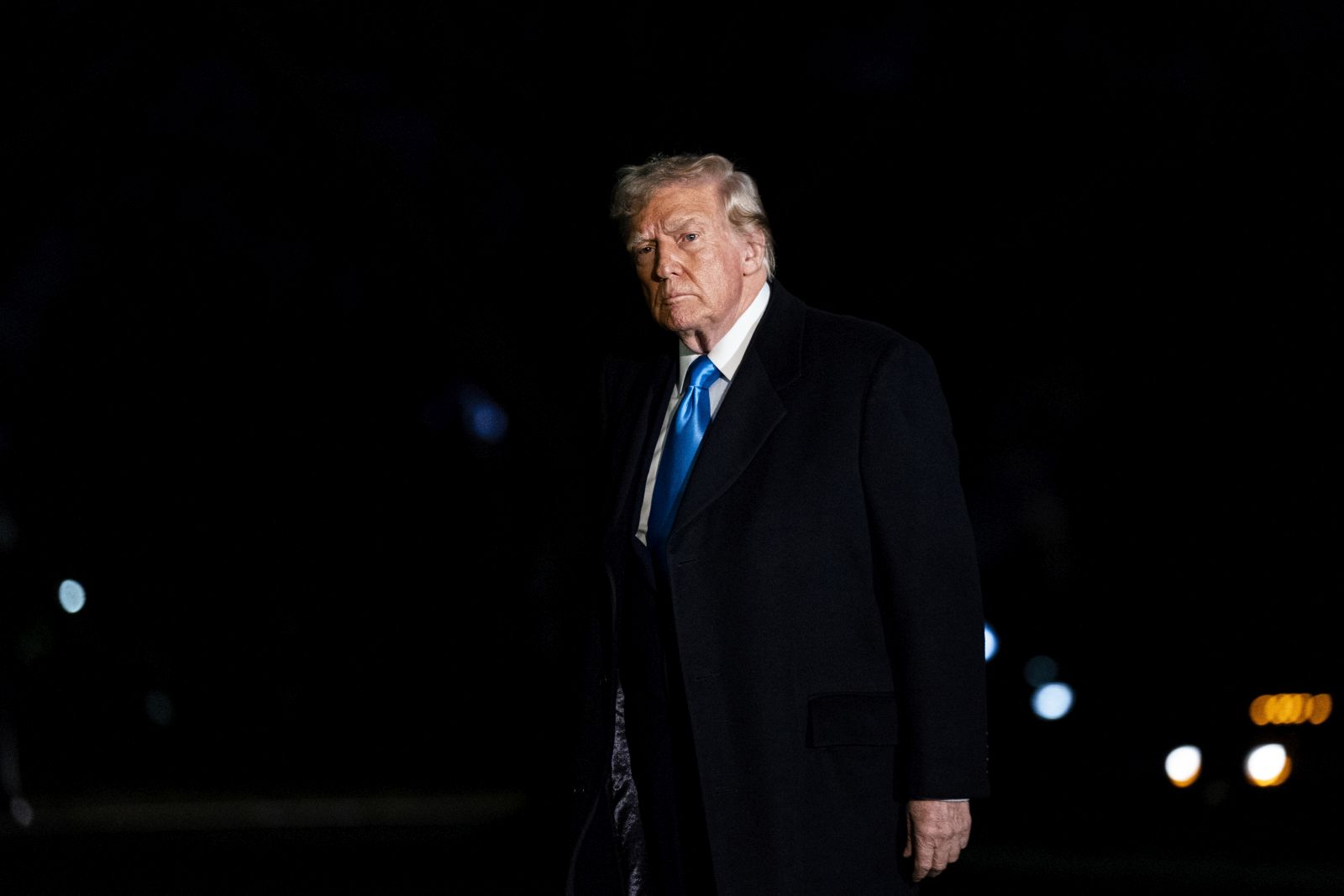 epa11871432 US President Donald Trump walks on the South Lawn of the White House after arriving on Marine One in Washington, DC, USA, on 02 February 2025. Trump's upcoming 25% tariffs on goods from Canada and Mexico and 10% duties on products from China are set to ricochet through households, raising prices for a wide range of items including vegetables, fruits and cars.  EPA/Al Drago / POOL
