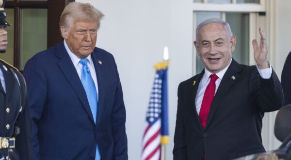 epa11875515 US President Donald Trump (L) greets Israeli Prime Minister Benjamin Netanyahu (R) as he arrives for a bilateral meeting with the president outside the West Wing of the White House in Washington, DC 04 February 2025. The two are expected to discuss plans for a cease-fire in Gaza. It is President Trump's first meeting at the White House with a world leader since he returned to the White House.  EPA/JIM LO SCALZO