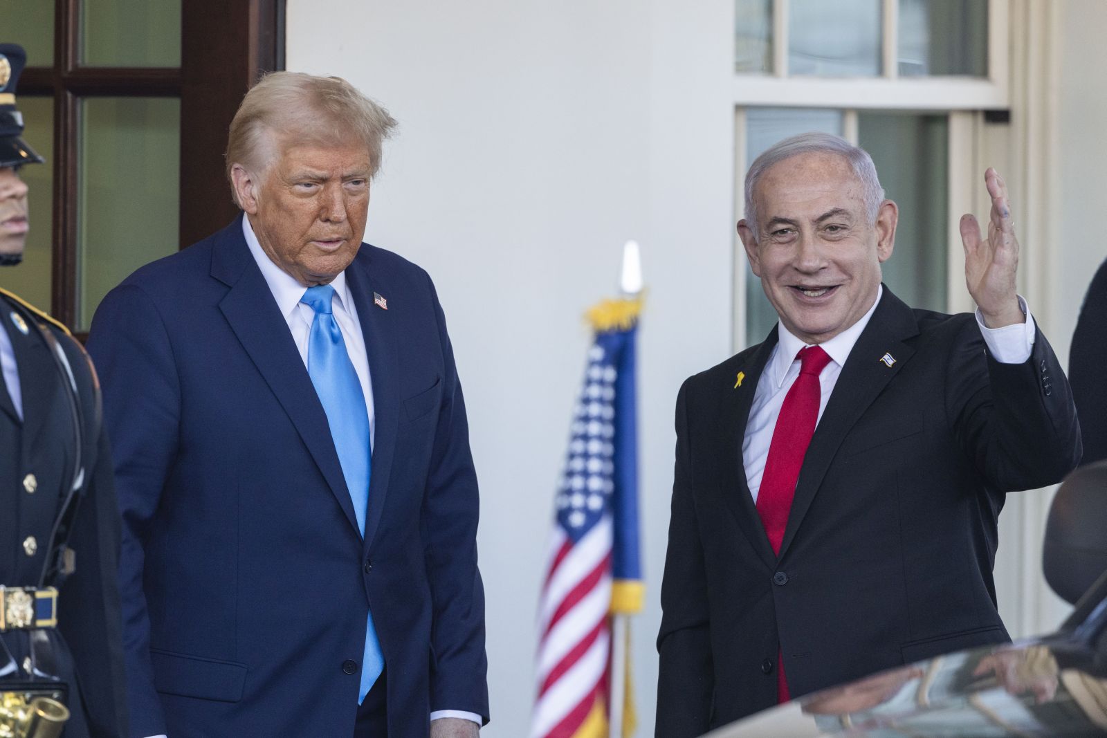 epa11875515 US President Donald Trump (L) greets Israeli Prime Minister Benjamin Netanyahu (R) as he arrives for a bilateral meeting with the president outside the West Wing of the White House in Washington, DC 04 February 2025. The two are expected to discuss plans for a cease-fire in Gaza. It is President Trump's first meeting at the White House with a world leader since he returned to the White House.  EPA/JIM LO SCALZO