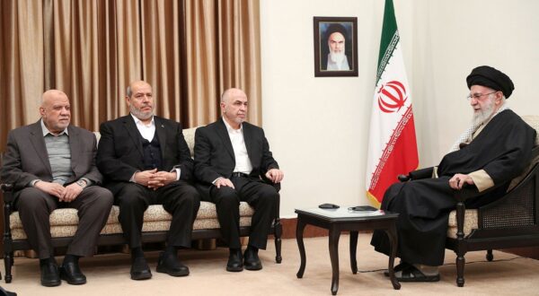 epa11882083 A handout photo made available by the Iranian Supreme Leader office shows, Iranian Supreme Leader Ayatollah Ali Khamenei (R) talking to the head of Hamas‘s Shura Council – the group’s consultative body, Muhammad Ismail Darwish (3-L), Deputy Chairman of the Hamas Political Bureau, Khalil al-Hayya (2-L), and Member of Hamas Political Bureau Nizar Awadallah (L), in Tehran, Iran, 08 February 2025.  EPA/IRANIAN SUPREME LEADER OFFICE / HANDOUT HANDOUT EDITORIAL USE ONLY/NO SALES