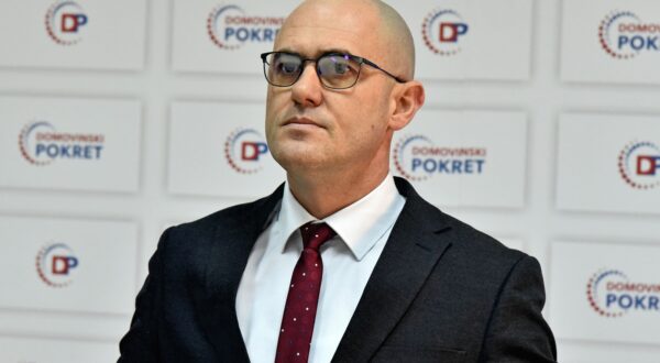 Vukovar...07.02.2025.
Predsjednik Domovinskog pokreta Ivan Penava i glavni tajnik Domovinskog pokreta Josip Dabro održali konferenciju za medije u prostorijama Domovinskog pokreta u Vukovaru. Tema konferencije za medije je razrješenje Uprave Hrvatskih šuma. 
Foto: Gordan Panić