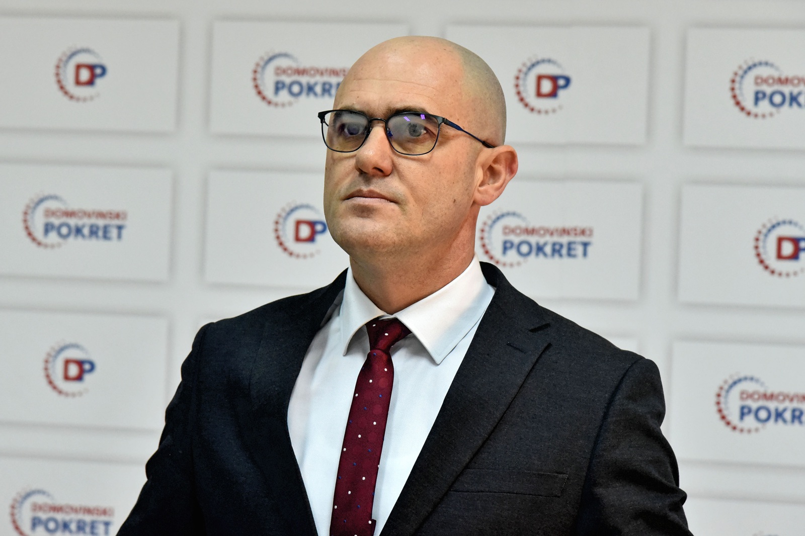 Vukovar...07.02.2025.
Predsjednik Domovinskog pokreta Ivan Penava i glavni tajnik Domovinskog pokreta Josip Dabro održali konferenciju za medije u prostorijama Domovinskog pokreta u Vukovaru. Tema konferencije za medije je razrješenje Uprave Hrvatskih šuma. 
Foto: Gordan Panić