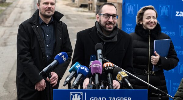 11.02.2025., Zagreb - Tomislav Tomasevic i zamjenici Danijela Dolenec i Luka Korlaet, obiljezili su pocetak radova na rekonstrukciji Strossmayerovog setalista, od kule Lotrscak do Mesnicke ulice Photo: Josip Regovic/PIXSELL