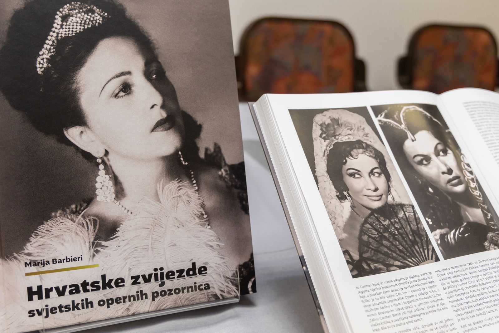 Zagreb, 20.02.2025. - Promocija monografije "Hrvatske zvijezde svjetskih pozornica" autorice Marije Barbieri, objavljena u izdanju Umjetničke organizacije Metropolis i Kulturnog kluba.
Na fotografiji monografija "Hrvatske zvijezde svjetskih pozornica".
foto HINA/ Edvard ŠUŠAK/ es