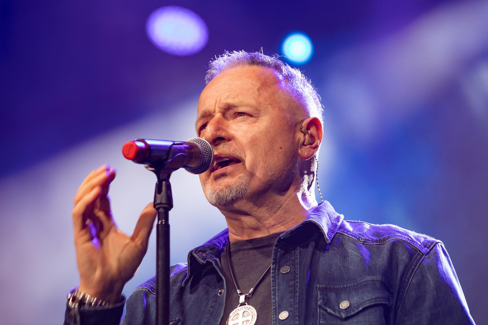 06.12.2024., Stradun, Dubrovnik - Uz Dan dubrovackih branitelja, Marko Perkovic Thompson odrzao je koncert na prepunom Stradunu. Na trenutke je unutar zidina bilo gotovo 20000 ljudi sto nadmasuje i doceke Nove godine.
PHOTO: Grgo Jelavic/PIXSELL
 Photo: Grgo Jelavic/PIXSELL