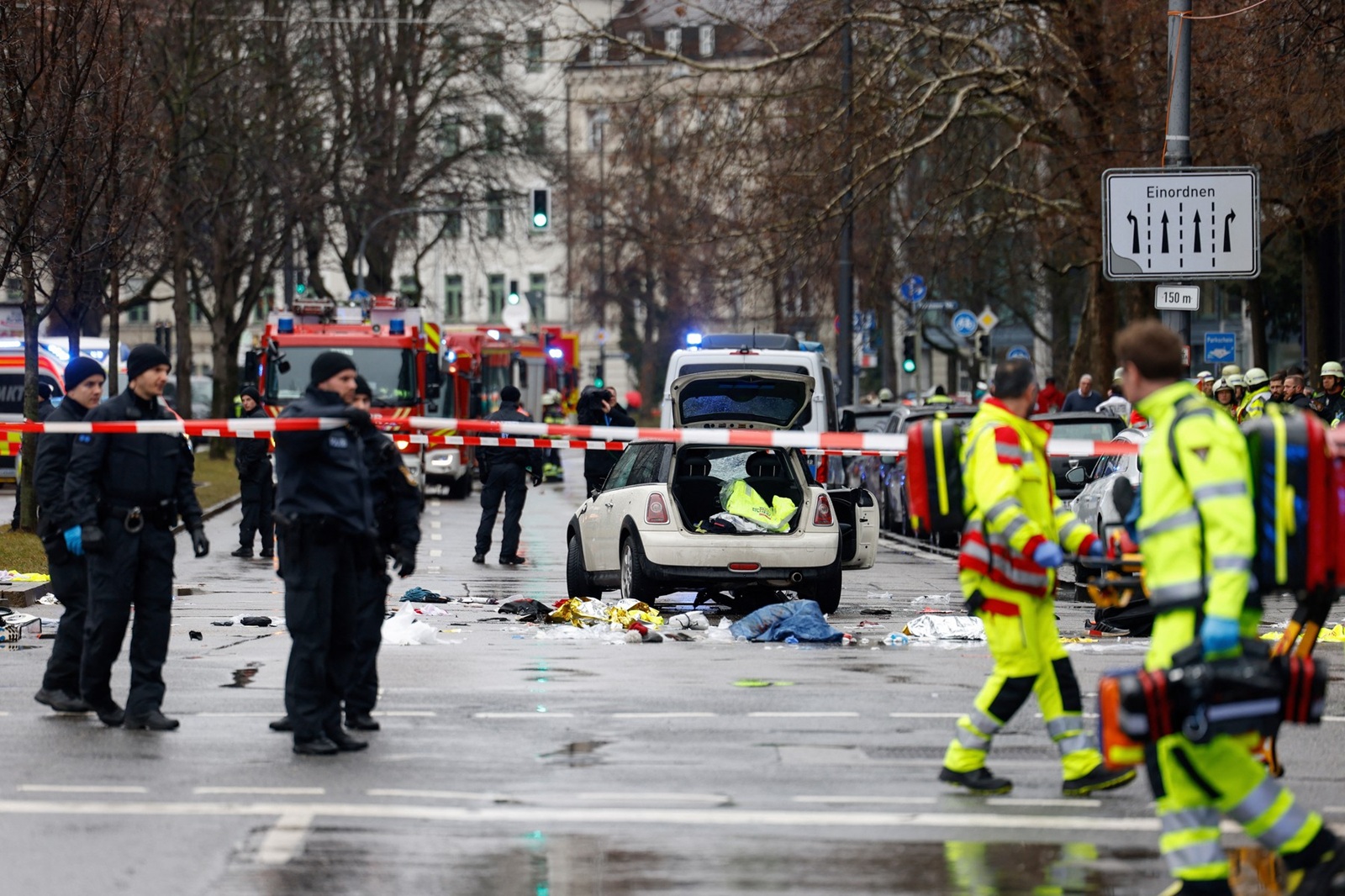 Members of the emergency services work at the scene where a car drove into a crowd in the southern German city of Munich on February 13, 2025 leaving several people injured, police said.
 Munich police said on social media platform X that "several people were injured" after "a car drove into a group of people" in the centre of the Bavarian state capital.,Image: 963237720, License: Rights-managed, Restrictions: , Model Release: no, Credit line: Michaela STACHE / AFP / Profimedia