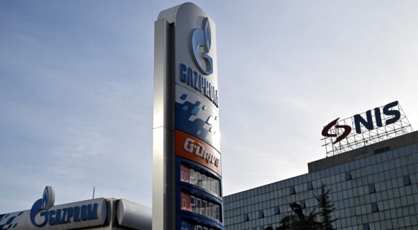 This photograph shows a sign for Naftna Industrija Srbije AD (NIS), and the company's owner OAO Gazprom Neft outside the headquarters in Belgrade, on January 8, 2025. Serbian President Aleksandar Vucic claimed that the United States and the United Kingdom were preparing to impose sanctions on the NIS oil group, Serbia's only gas supplier, of which more than 50% are owned by Russia's Gazprom Neft and Gazprom. The sanctions are expected between January 10 and 13.,Image: 952578552, License: Rights-managed, Restrictions: , Model Release: no, Credit line: OLIVER BUNIC / AFP / Profimedia