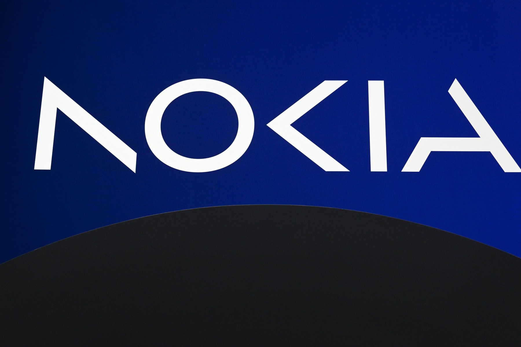 The logo of the technology company Nokia at the company's press conference in Espoo, Finland on Monday, 10th Feb., 2025. Nokia today announced a leadership transition. Nokia's Board has appointed Justin Hotard as the next President and Chief Executive Officer of Nokia. He will start in his new role on 1 April 2025. LEHTIKUVA / MARKKU ULANDER - FINLAND OUT.  * Restriction for France customers: it is forbidden to publish on the day of the event-Restriction clients francais : il est interdit de publier le jour meme de l evenement. * //LEHTIKUVA_LKFTJK20250210095106LPSK_SGAK27KWW/Credit:Markku Ulander/LEHTIKUVA/SIPA/2502101030,Image: 961780965, License: Rights-managed, Restrictions: , Model Release: no, Credit line: Markku Ulander/LEHTIKUVA / Sipa Press / Profimedia