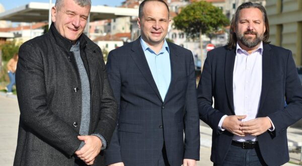 01.02.2025., Sibenik - Predsjednik SDP-a Sinisa Hajdas Doncic predstavio kandidate SDP-a za gradonacelnika Sibenika Toncija Restovica i Sibensko-kninskog zupana Petra Baranovica. Photo: Hrvoje Jelavic/PIXSELL