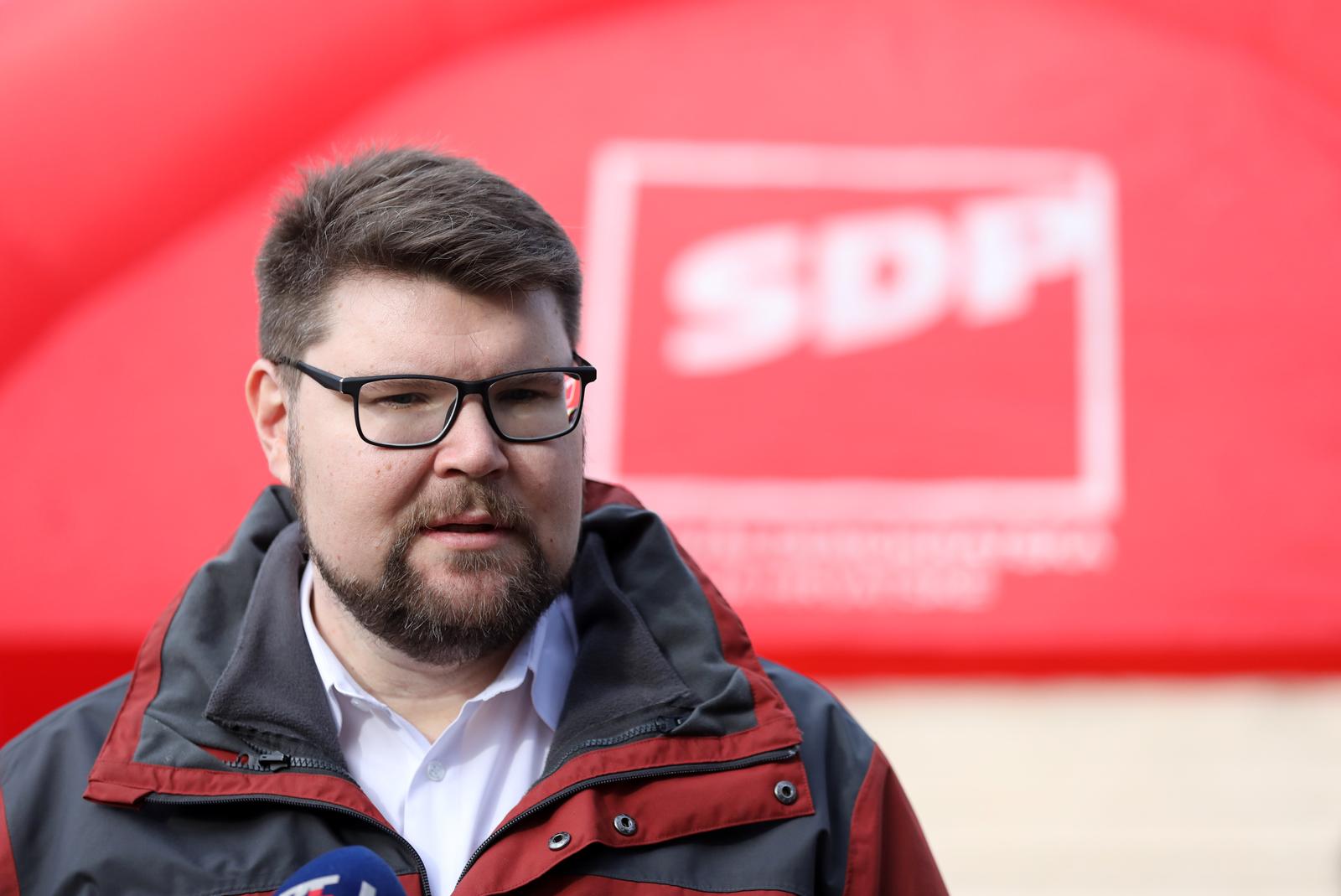 01.02.2025., Pula: Pedja Grbin, kandidat za pulskog gradonacelnika. Photo: Sasa Miljevic/PIXSELL