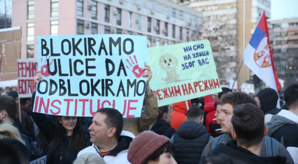 01, February, 2025, Novi Sad - Students have blocked three bridges in Novi Sad, marking three months since the collapse of the overhang at the city's railway station, the atmosphere in the vicinity and on the Freedom Bridge. Photo: F.S./ATAImages

01, februar, 2025, Novi Sad - Studenti su blokirali tri mosta u Novom Sadu, povodom tri meseca od pada nadstresnice na Zeleznickoj stanici u tom gradu, atmosfera u blizini i na Mostu slobode. Photo: F.S./ATAImages Photo: F.S./ATAImages/PIXSELL