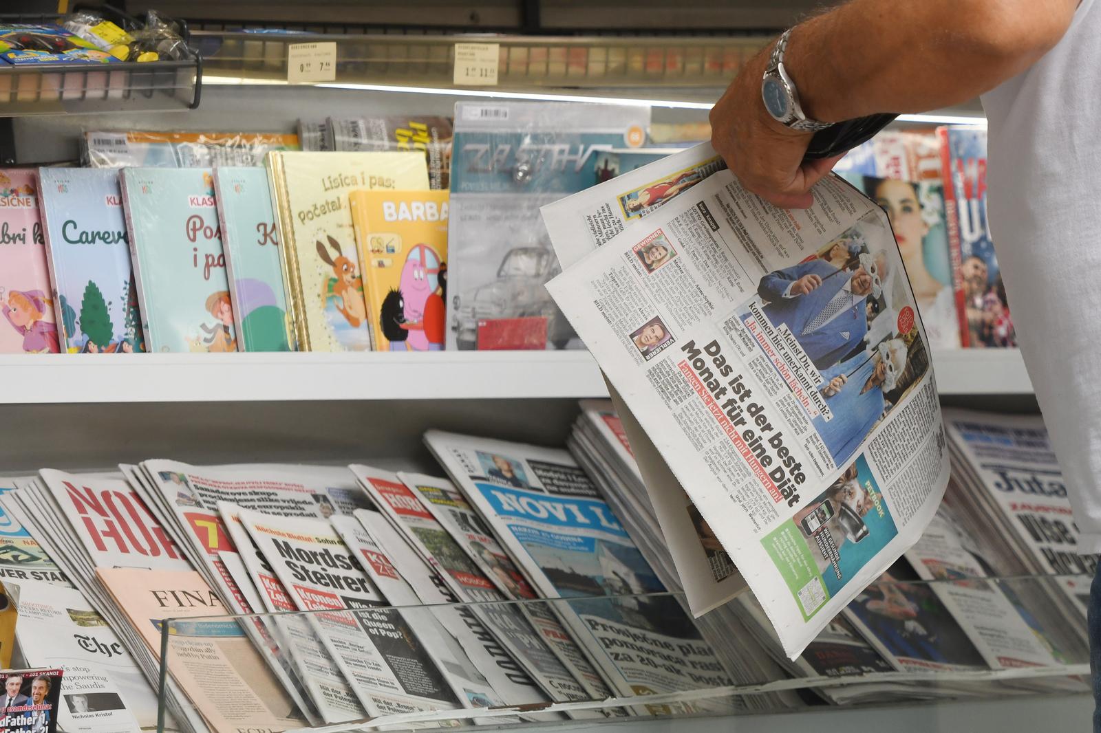 01.07.2023., Sibenik - Kiosci ce nedjeljom ipak smjeti prodavati sve, a ne samo novine. Photo: Hrvoje Jelavic/PIXSELL
