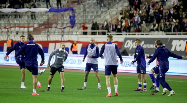01.12.2024., Split - Stadion Poljud - SuperSport HNL, 15. kolo, HNK Hajduk - GNK Dinamo. Zagrijavanje uoci pocetka utakmice Photo: Sime Zelic/PIXSELL