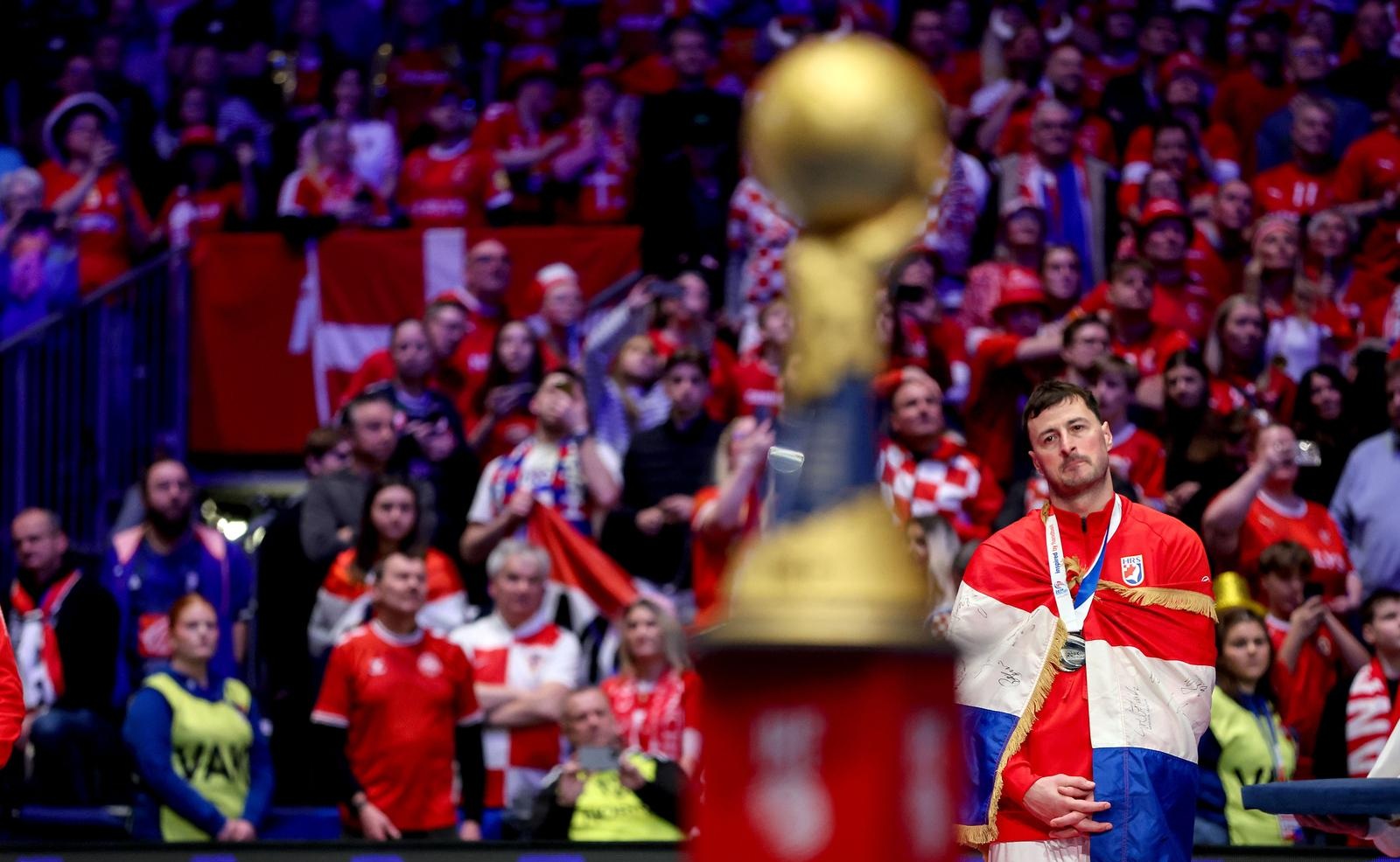 02.02.2025., Unity Arena, Oslo, Norveska - IHF Svjetsko rukometno prvenstvo 2025. Svecana ceremonija dodjele medalja. Prvo mjesto osvojila je Danska, drugo Hrvatska, a trece Francuska reprezentacija. Domagoj Duvnjak. Photo: Sanjin Strukic/PIXSELL