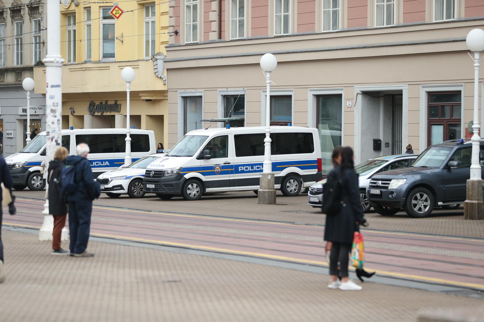 02.10.2024., Zagreb - Pojacana prisutnost policije u centru Zagreba uoci utakmice Lige prvaka. Photo: Luka Batelic/PIXSELL