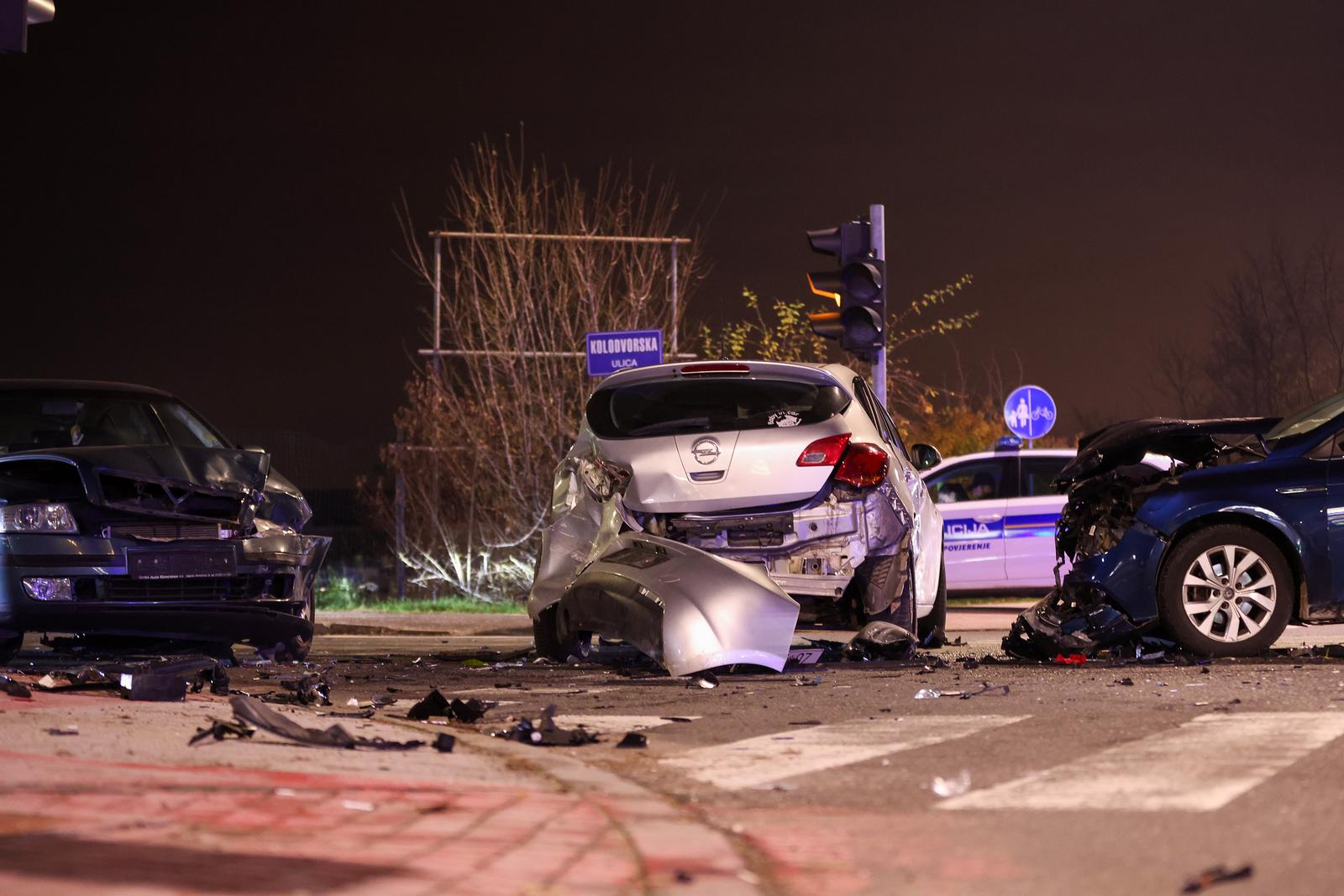 02.12.2024., Velika Gorica - Sudar tri vozila u Velikoj Gorici na krizanju Ulice Andrije Kacica Miosica i Kolodvorske ulice. Photo: Matija Habljak/PIXSELL