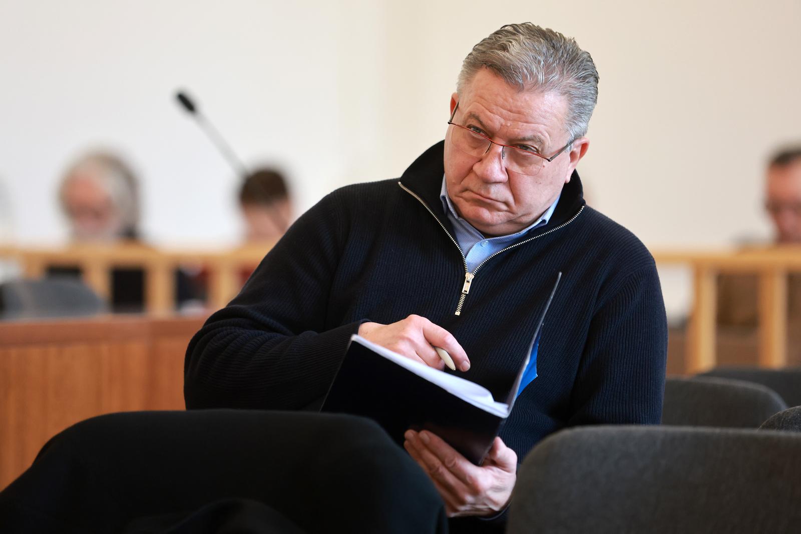 03.02.2025., Osijek - Na Zupanijskom sudu nastavljeno je sudjenje braci Mamic i ostalima za izvlacenje novca iz Dinama. Damir Vrbanovic Photo: Davor Javorovic/PIXSELL