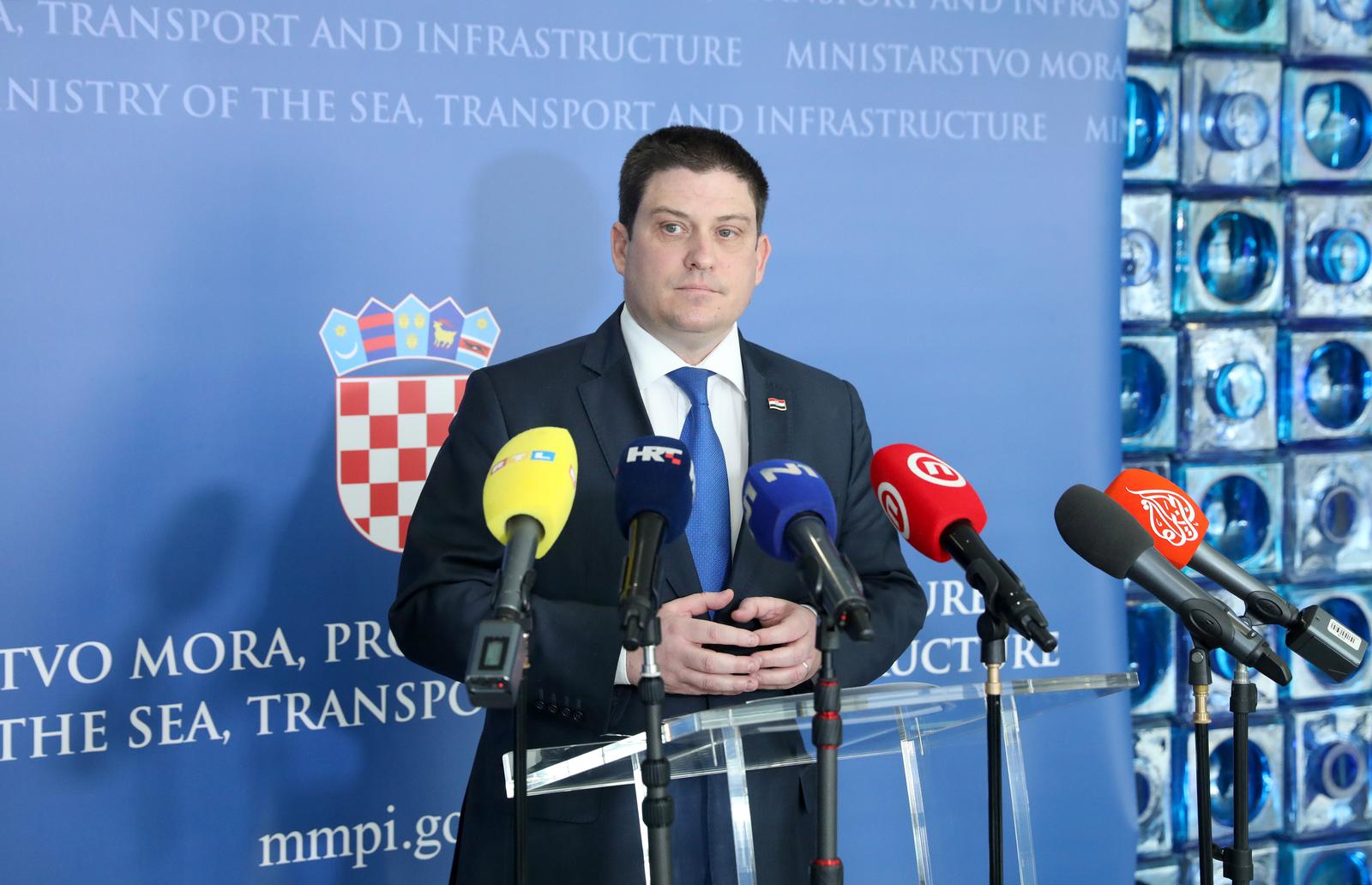 03.02.2025., Zagreb - Potpredsjednik Vlade i ministar mora, prometa i infrastrukture Oleg Butkovic na konferenciji za medije u prostorijama Ministarstva mora, prometa i infrastrukture nakon sto je ministarstvo objavilo izvjesce o provedenim izvidima pomorskih prekrsaja vezano uz nesrecu broda "Lastovo" u kojoj su smrtno stradala tri clana posade koja se dogodila 11. kolovoza 2024. godine. Photo: Robert Anic/PIXSELL