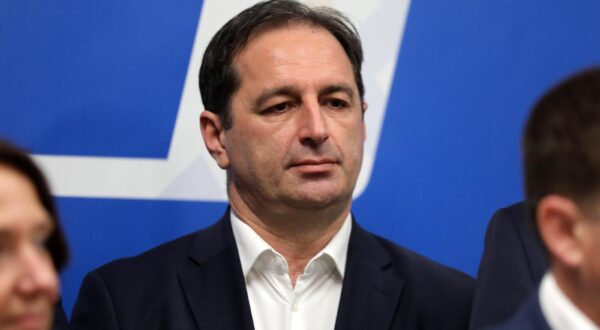 03.04.2024., Rijeka - Potpredsjednik HDZ-a i nositelj liste u 8. izbornoj jedinici Oleg Butkovic predstavio je dio HDZ-ovog izbornog programa i kandidate liste HDZ-a i koalicijskih partnera u VIII izbornooj jedinici. Josip Boric Photo: Goran Kovacic/PIXSELL