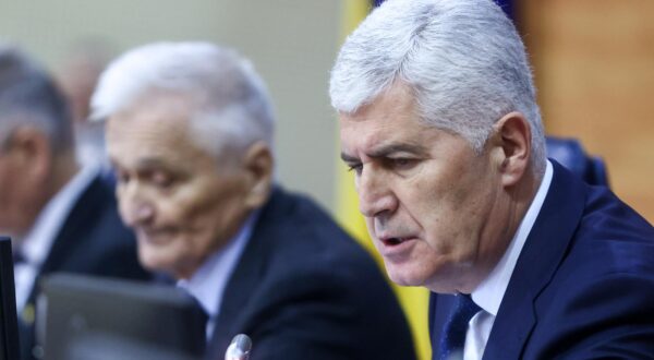 05.02.2025., Sarajevo, Bosna i Hercegovina - Poslanici SNSD-a u Zastupnickom domu PSBiH i delegati u Domu naroda PSBiH povukli su se danas sa zajednicke sjednice i time srusili kvorum za njeno odrzavanje. Photo: Armin Durgut/PIXSELL