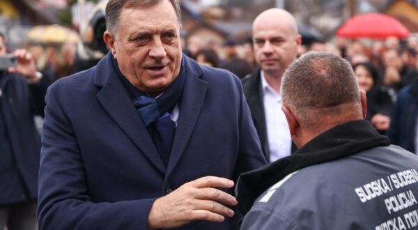 05.12.2024., Sarajevo, Bosna i Hercegovina - Predsjednik bh. entiteta RS Milorad Dodik stigao je danas u sud BiH, a kao i u prijasnjim rocistima, ispred zgrade su ga docekale pristase. Photo: Armin Durgut/PIXSELL