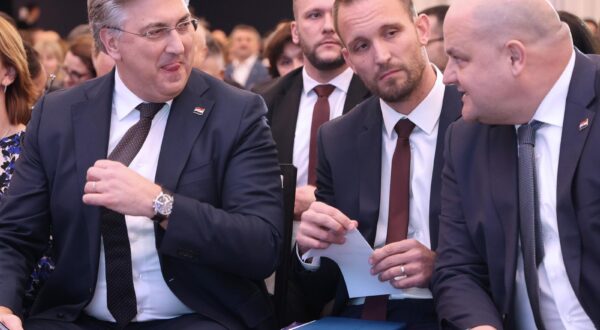 05.12.2024., Sibenik - U Amadria parku u Solarisu odrzana je konferencija Dani regionalnog razvoja i EU fondova. Svecano su dodjeljena priznanja za Najbolji grad 2024, Najbolji EU projekt 2024 i Od izvora do mora. Photo: Dusko Jaramaz/PIXSELL