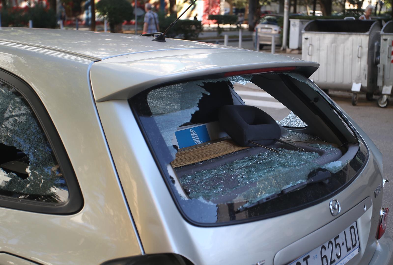 06.09.2020., Split - Porazbijano osobno vozilo pored Tesline ulice u Splitu. Policija je tijekom jutra obavila ocevid.rPhoto: Ivo Cagalj/PIXSELL