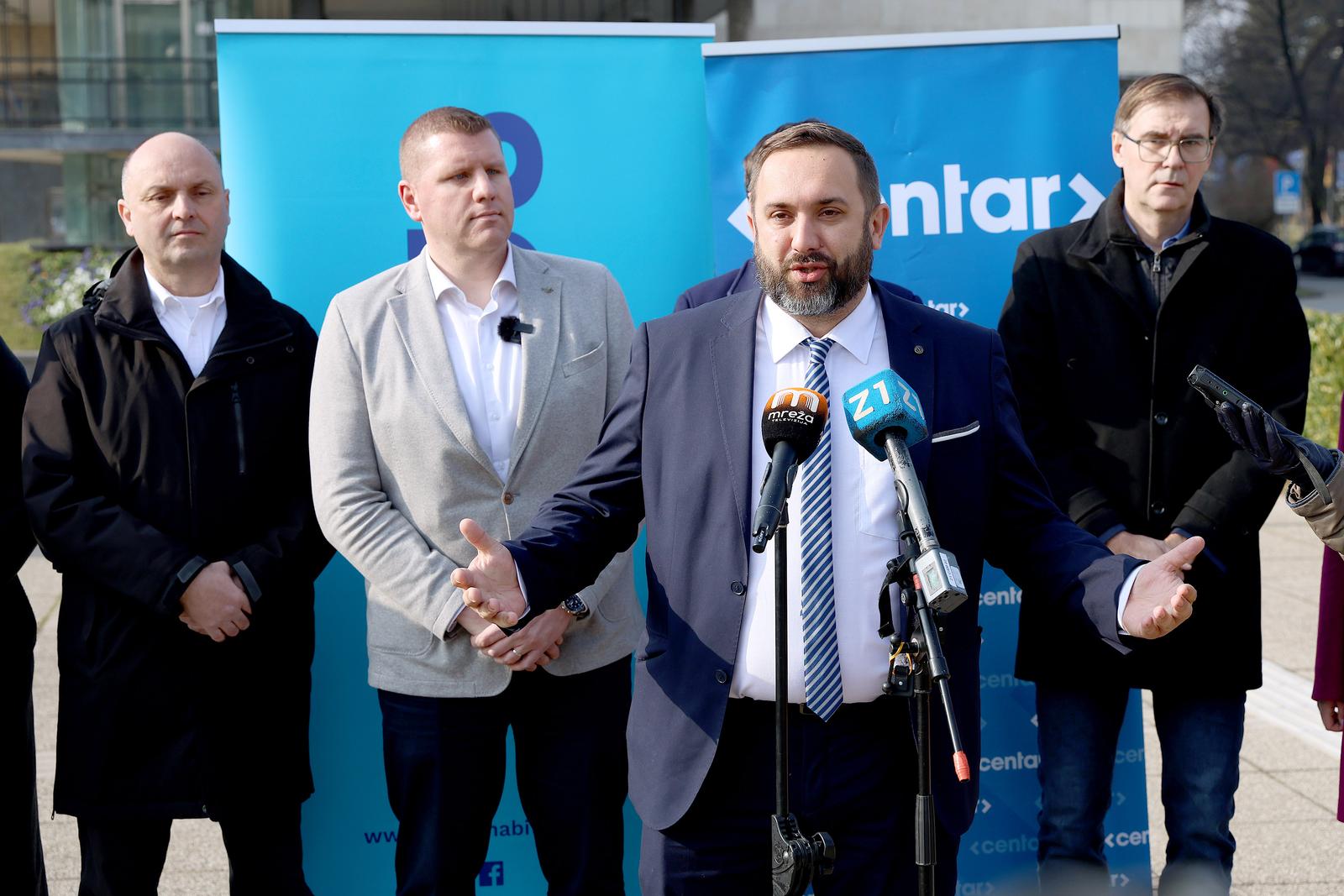 07.02.2025., Zagreb - Na konferenciji za medije odrzanoj ispred zgrade Gradske uprave stranake Fokus i Centar su objavile koaliciju za lokalne izbore u Zagrebu. Photo: Patrik Macek/PIXSELL