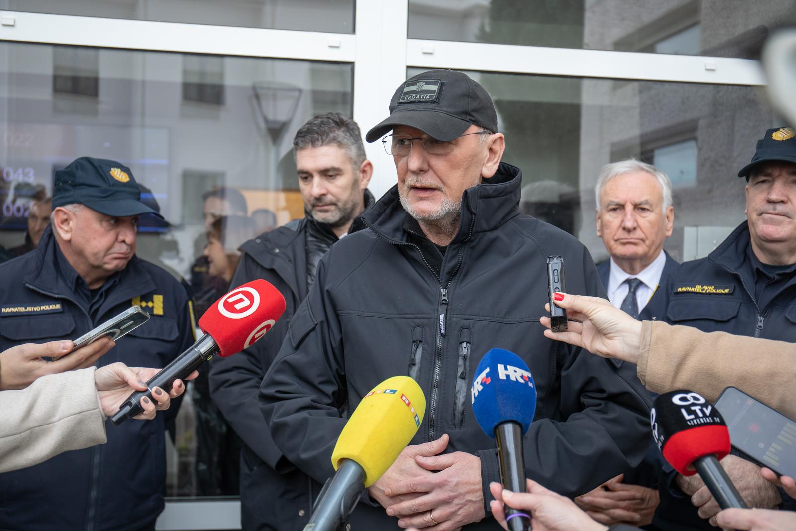 07.02.2025., Policijska postaja, Dubrovnik - Ministar unutarnjih poslova RH Davor Bozinovic obisao je obnovljenu zgradu Postaje prometne policije Dubrovnik u Ulici Andrije Hebranga. Nakon postaje obisao je i novo policijsko plovilo GROF.

 Photo: Grgo Jelavic/PIXSELL