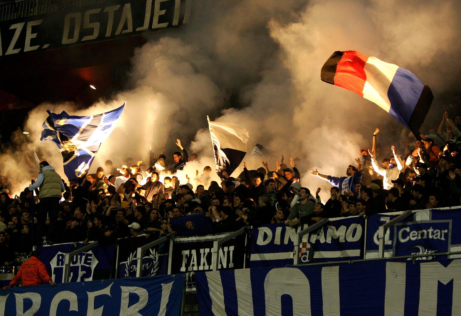 23. 10. 2008., Zagreb - 1. kolo lige Uefe, na maksimirskom stadionu su odigrali utakmicu Dinamo i NEC Nijmegen. Dinamo je pobijedio 3-2, i jos im je potreban samo 1 bod da docekaju proljece u Europi, buduci da je Dinamo u prvoj utakmici skupio vise bodova nego cijelu proslu sezonu u Ligi Uefe. Bakljada. rPhoto: Davor Puklavec/24sata