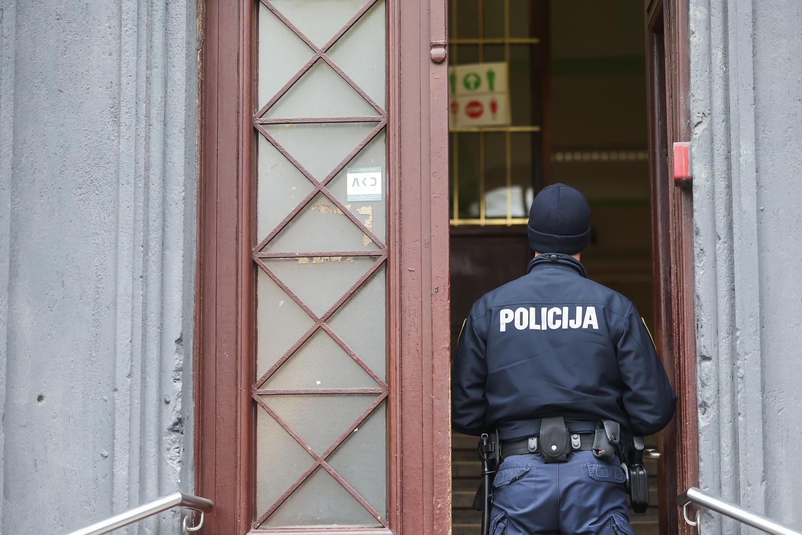 10.02.2025., Zagreb - Stigla dojava o postavljenoj bombi u zagrebackoj srednjoj Obrtnickoj skoli. Ucenici u evakuirani. Photo: Slavko Midzor/PIXSELL