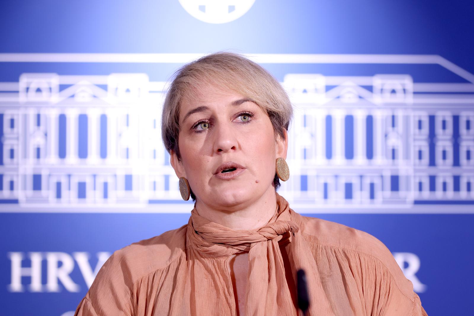 10.02.2025., Zagreb - Na konferenciji za medije Kluba zastupnika SDP-a odrzanoj u Saboru o temi „Trgovacki rat unutar vladajucih“ govorili su Mirela Ahmetovic, Ivana Markovic i Mate Vukusic. Photo: Patrik Macek/PIXSELL