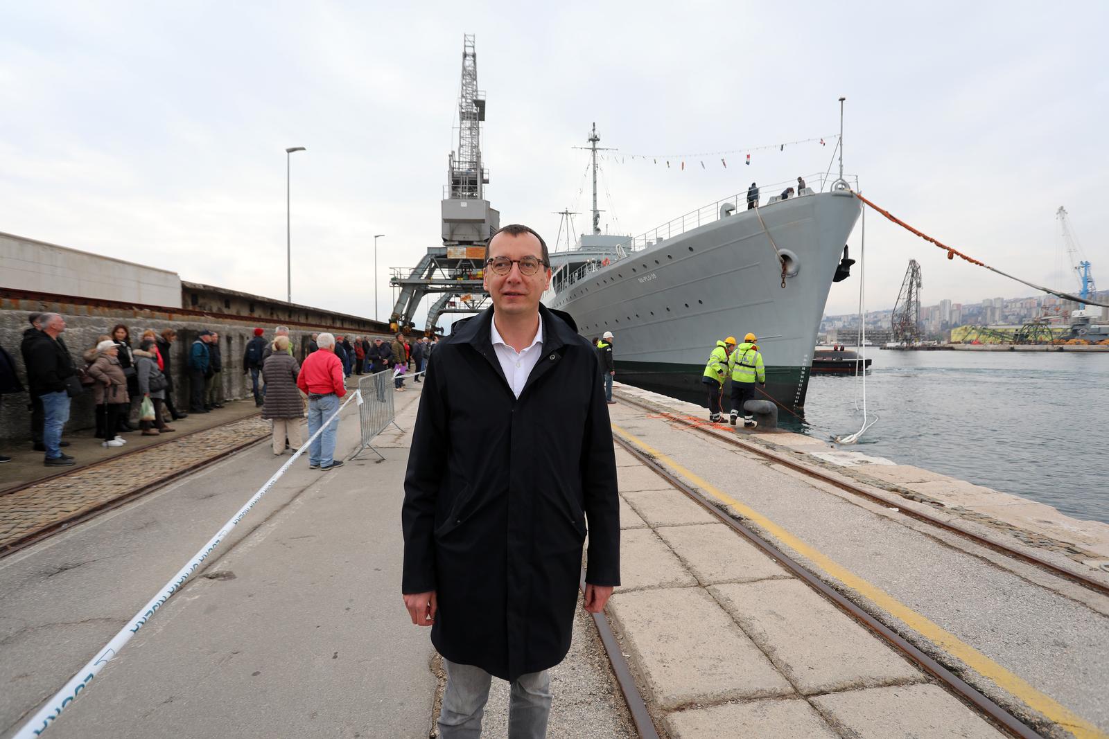 10.02.2025., Rijeka - Brod galeb dotegljen je iz Kraljevickog brodogradilista Dalmont u rijecku luku gdje je privezan uz lukobran Mololongo. gradonacelnik Rijeke Marko Filipovic Photo: Goran Kovacic/PIXSELL