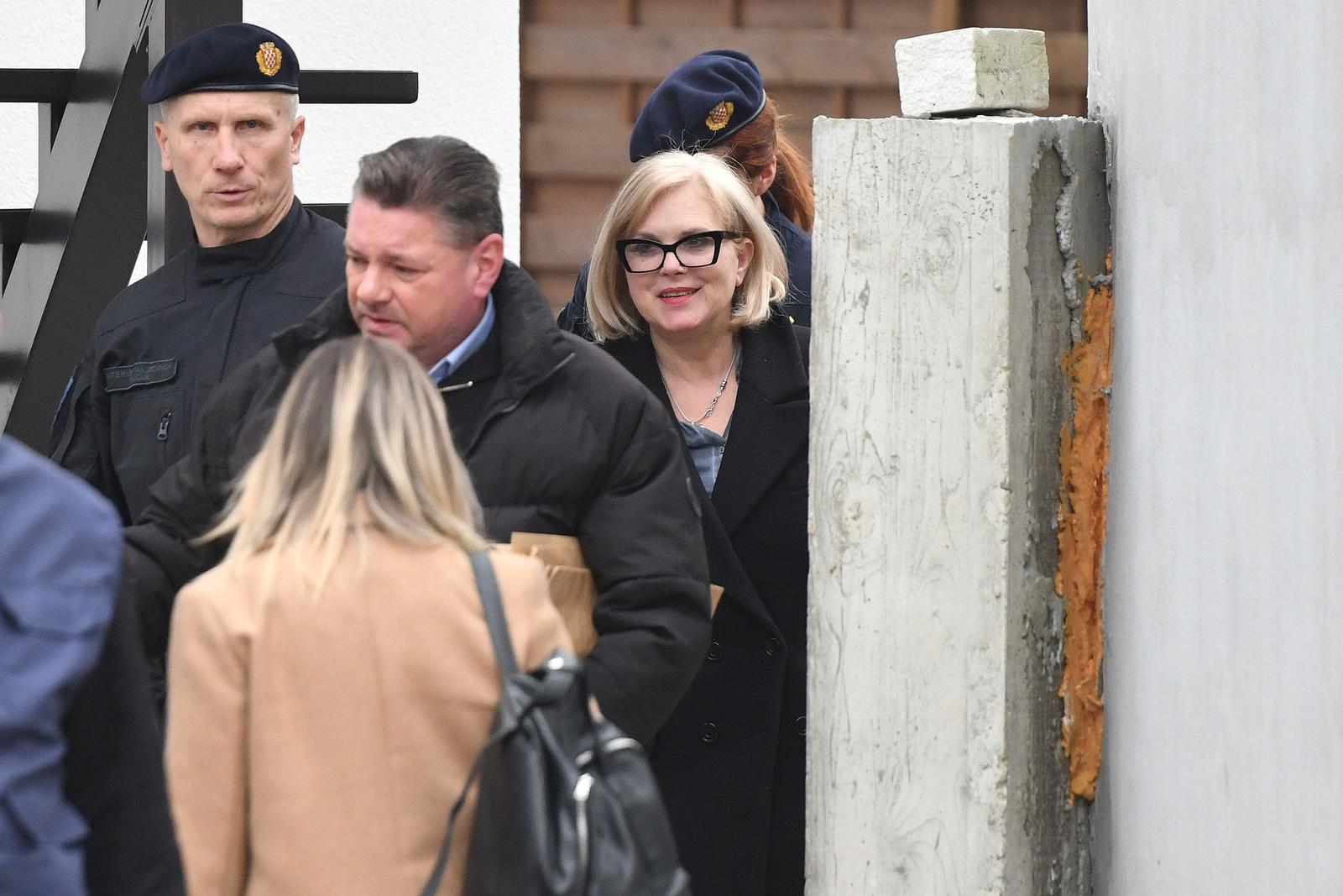 11.02.2025., Varazdin - Nakon pretresa kuce policija odvodi Barbaru Antolic Vuporu Photo: Vjeran Zganec Rogulja/PIXSELL
