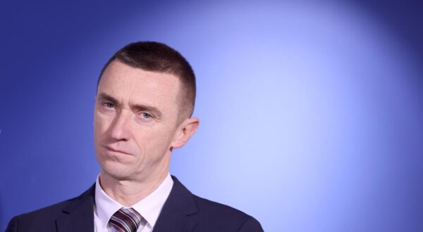 11.02.2025., Zagreb - Nakon odgode Sabor je danas glasovanjem potvrdio novog ministra poljoprivrede Davida Vlajcica. Za izbor novog ministra glasovali su i zastupnici Domovinskog pokreta pa i dosadasnji ministar Josip Dabro. Nakon glasovanja konferenciju za medije odrzali su novi ministar David Vlajcic i predsjednik DP-a Ivan Penava. Photo: Patrik Macek/PIXSELL