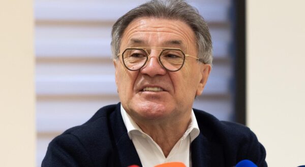 12.02.2025., Mostar - Konferencija za medije Zdravka Mamica na temu "Malo istine može napraviti puno dobroga" u Dvorani Princess Hotela Mepa. Photo: Denis Kapetanovic/PIXSELL