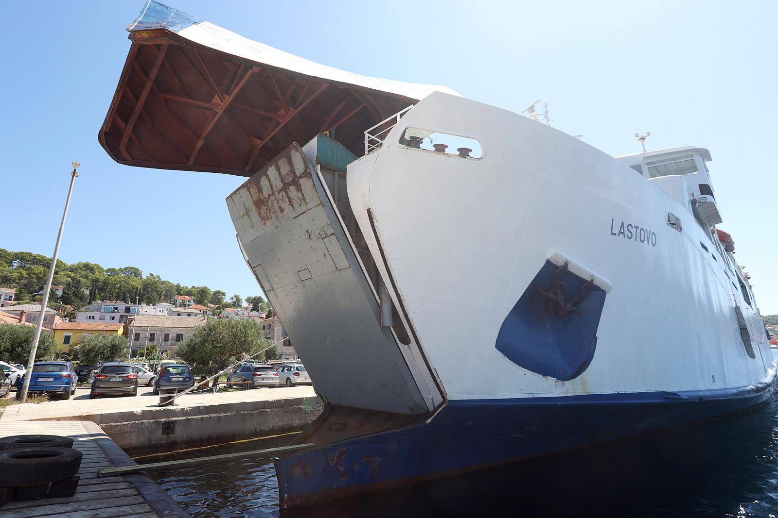 12.08.2024., Mali Losinj - U padu ulazne rampe trajekta Lastovo u trajektnom pristanistu u Malom Losinju trojica mornara Jadrolinije su poginula, a jedan je tesko ozlijedjen. Photo: Nel Pavletic/PIXSELL