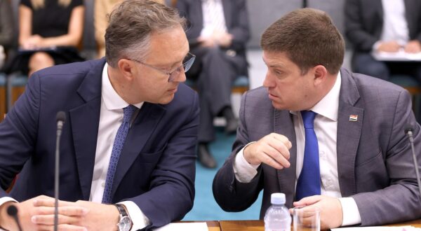 12.09.2024., Zagreb - U Saboru je pocela 2. sjednica Odbora za pomorstvo, promet i infrastrukturu na kojoj se raspravlja o stanju u Jadroliniji i sigurnosti trajektnog prometa u Hrvatskoj. Photo: Patrik Macek/PIXSELL