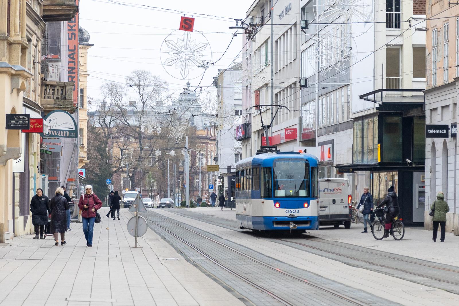 12.12.2024., Osijek - Nakon 528 dana stanke zbog radova na projektu modernizacije tramvajske infrastrukture, u Osijeku je ponovno krenuo tramvajski promet. Photo: Borna Jaksic/PIXSELL