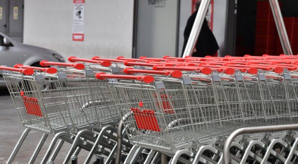 14.02.2025., Sibenik - Cetvrti opci bojkot trgovina na incijativu udruge Halo inspektore. Photo: Hrvoje Jelavic/PIXSELL