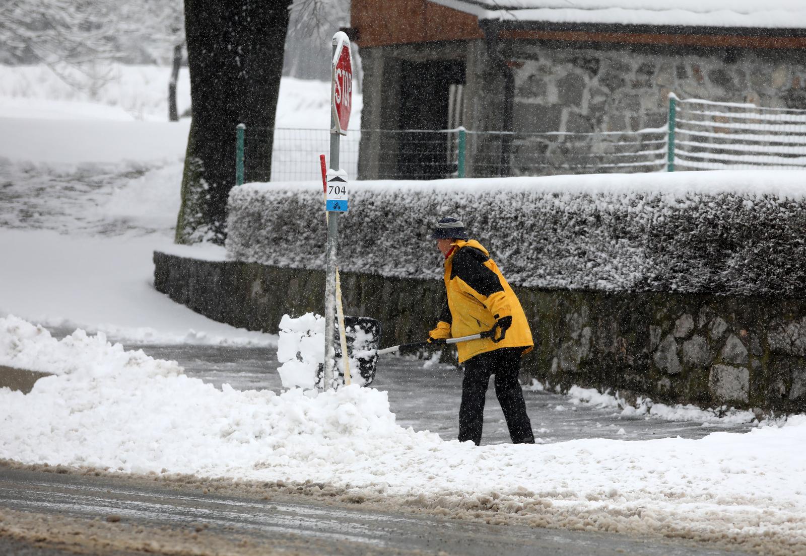 14.02.2025., Delnice - Snijeg na podrucju Gorskog kotara stvara probleme.
Photo: Goran Kovacic/PIXSELL Photo: Goran Kovacic/PIXSELL