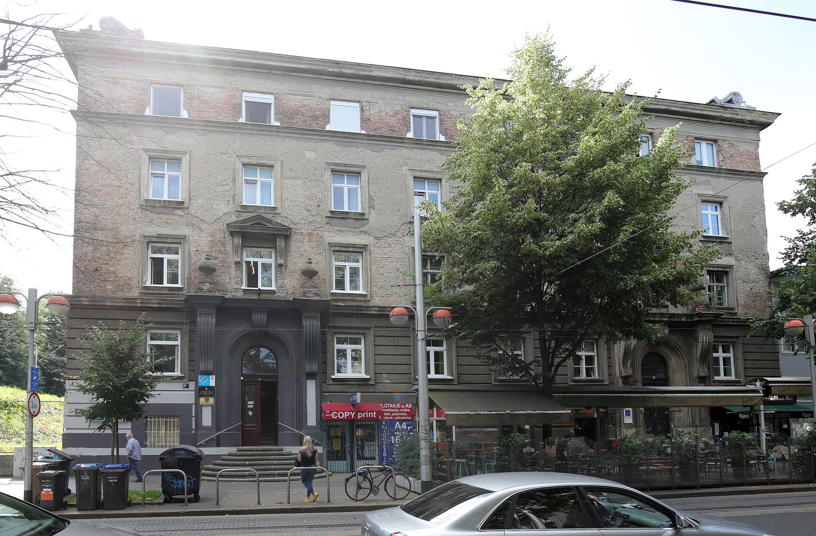14.06.2021., Zagreb - Savska ulica. Ulaz u zgradu obrtnicke skole za osobne usluge. Photo: Sanjin Strukic/PIXSELL