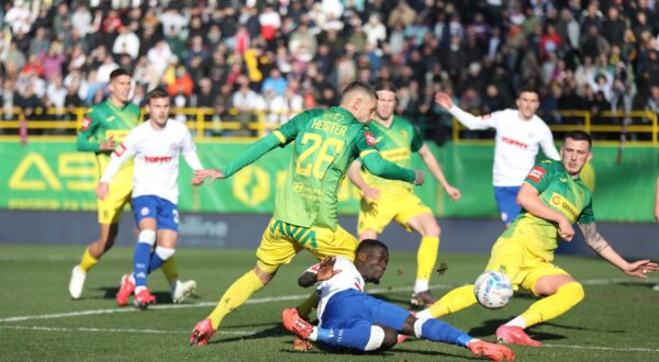 15.02.2025., stadion Aldo Drosina, Pula - SuperSport HNL, 22. kolo, NK Istra 1961 - HNK Hajduk. Marcel Heister, Abdoulie Sanyang Photo: Sasa Miljevic/PIXSELL