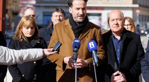 18.2.2025.., Rijeka - Saborski zastupnici: Marin Miletic (Most), Damir Biloglav (Domino), Josip Jurcević (nezavisni), predsjednica HSP-a Marina Logarusic, clanica predsjednistva Mosta Petra Mandic, clan predsjednistva Hrvatskih Suverenista Dominik Klemencic, koordinator Mosta PGZ Josip Katalinic, koordinator Mosta Istarske zupanije Ivan Vidovic,  clanica Glavnog odbora Mosta Sabina Marov, zupanijski koordinator HSP-a Tonci Hribar odrzali su konferenciju za medije na kojoj su predstavili svog kandidata za zupana Primorsko-goranske zupanije. Photo: Nel Pavletic/PIXSELL